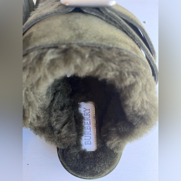 🔴SOLD🔴 BURBERRY Snug Genuine Shearling Clog 38- Loch - Picture 12 of 13